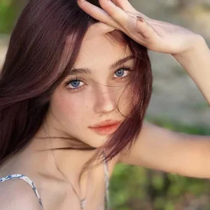 Eyemi Stunna Girl Chole Prescription Colored Contact Lenses