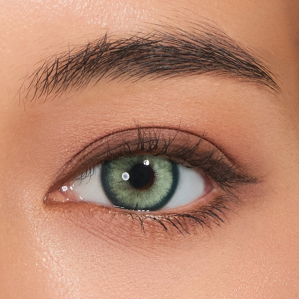 EmeraldGreen-colored-contacts.jpg
