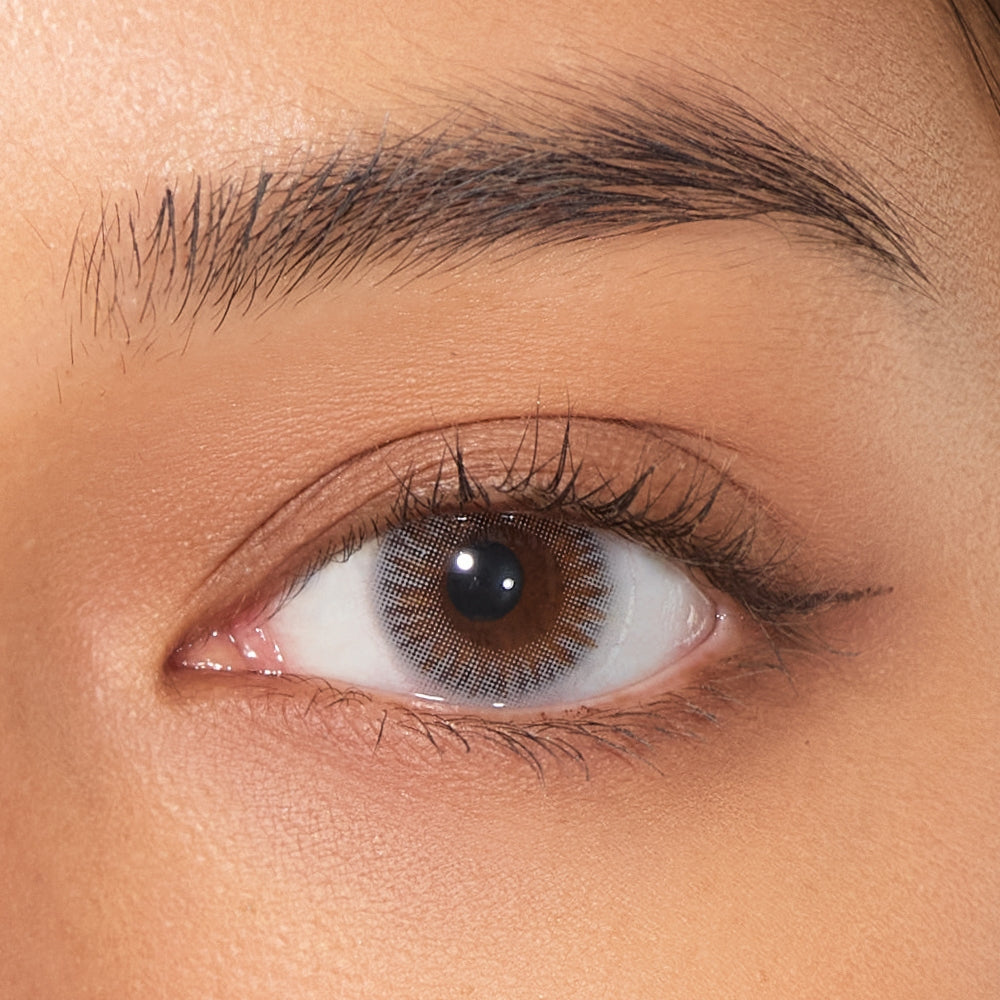 c815-celebriti-lilac-gray-closeup-eye.jpg