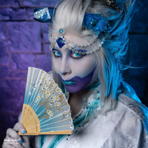 Intense Light Blue Contact Lenses