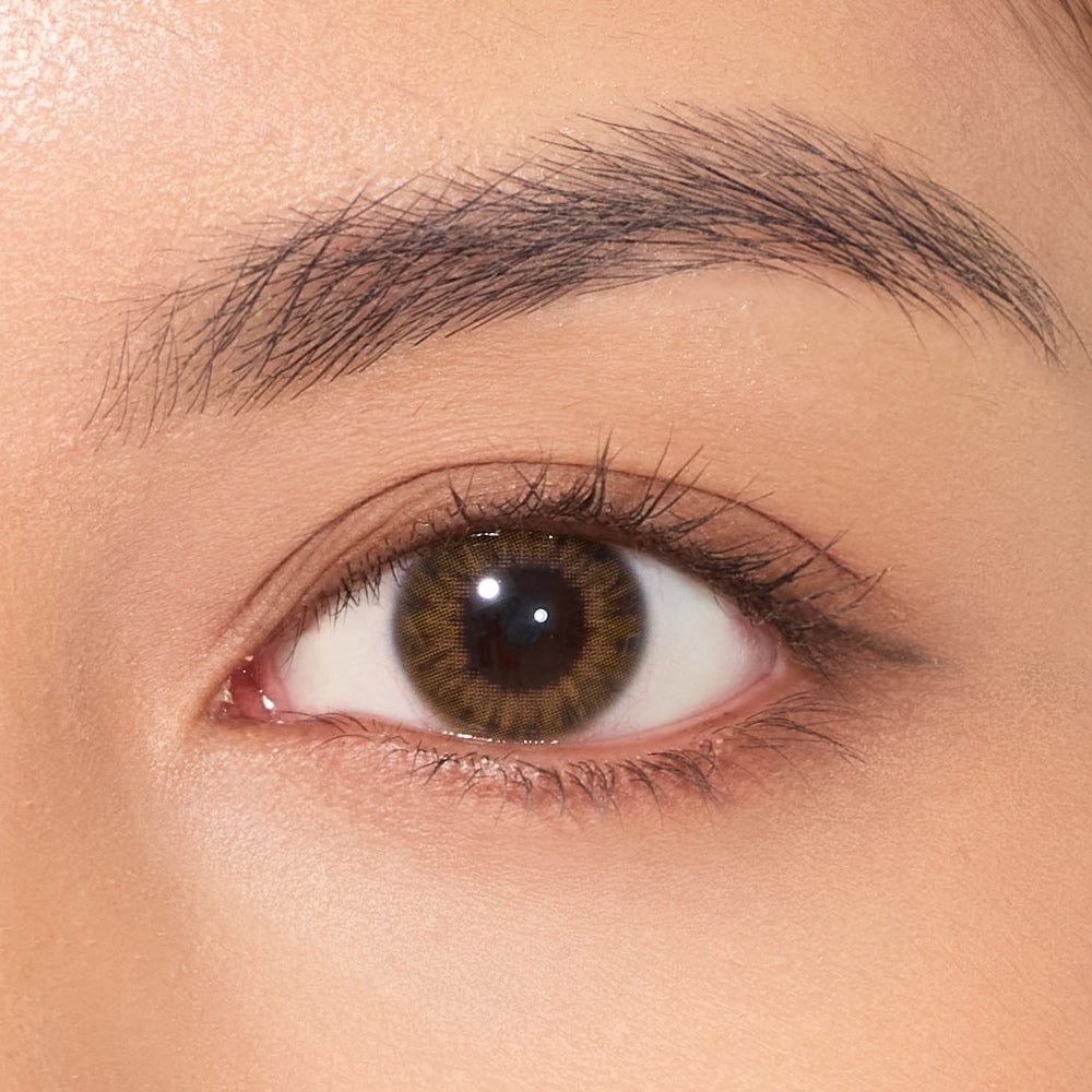 neo-verve-fawn-brown-closeup-eye.jpg