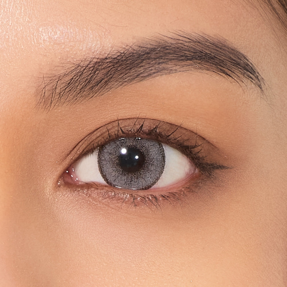 perfect-hue-luxe-gray-closeup-eye.jpg