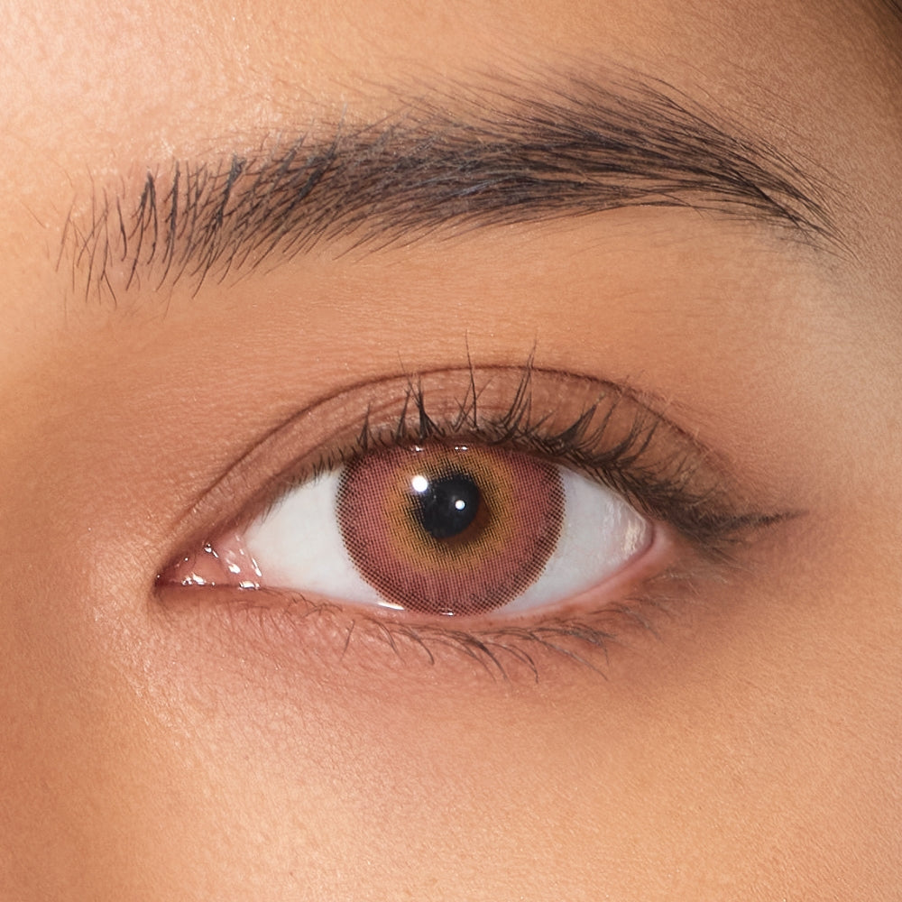 v400-say-yes-idol-red-closeup-eye.jpg