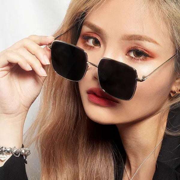 VEU Mojo Sunglasses 0021 60 Black Contact Lenses
