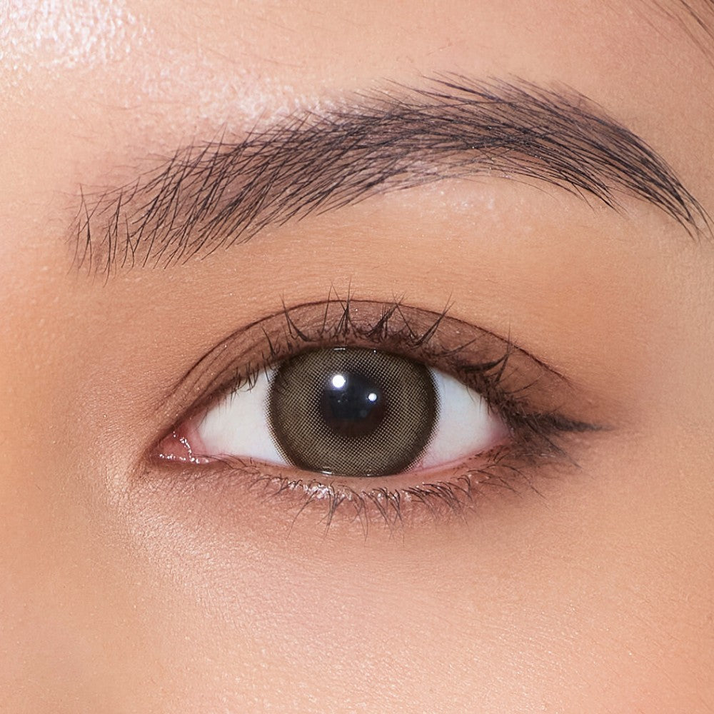 viskon-purebrown-closeup-eye.jpg